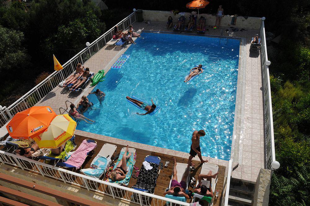 Acropolis Apartments Херсонісос Екстер'єр фото
