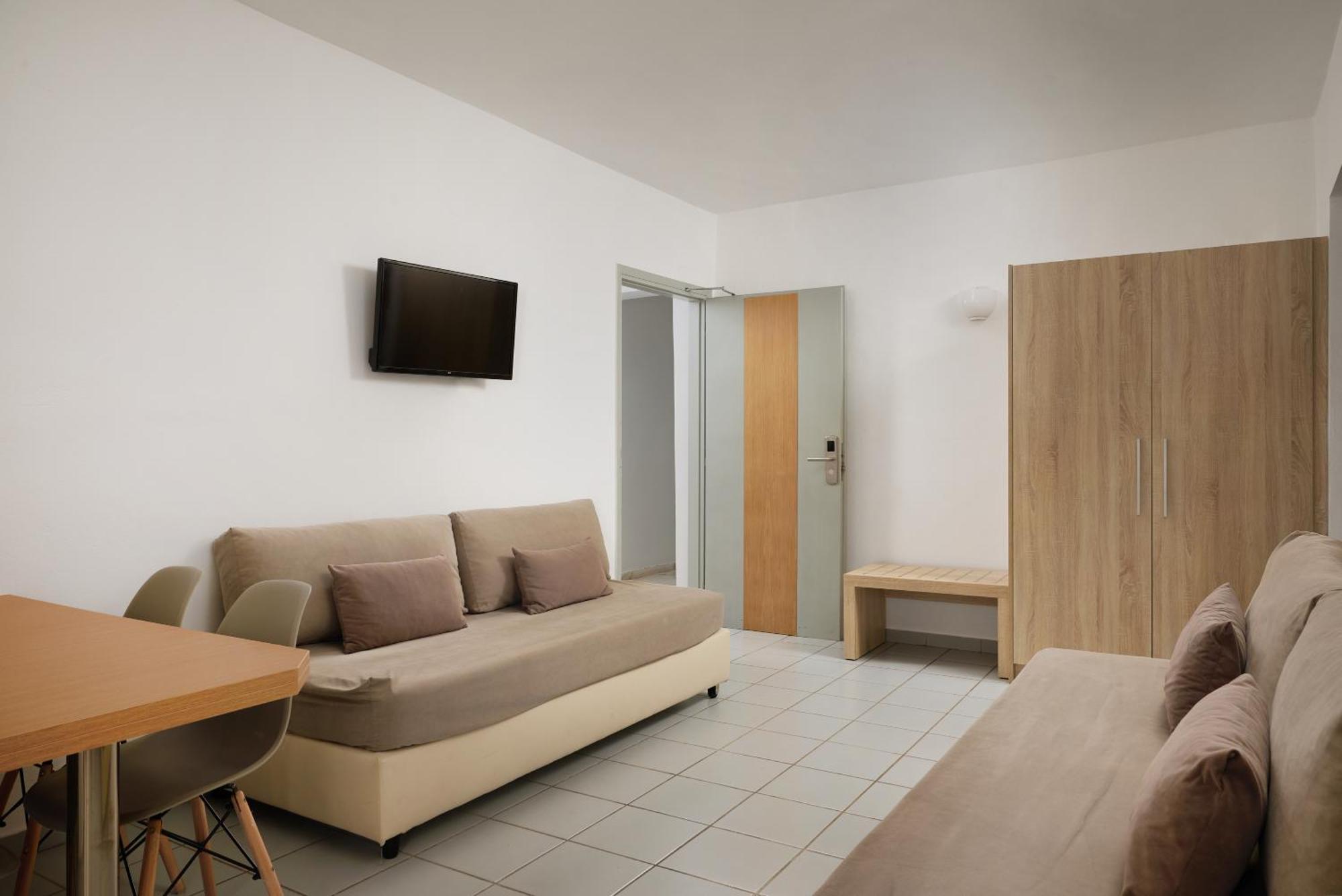 Acropolis Apartments Херсонісос Екстер'єр фото