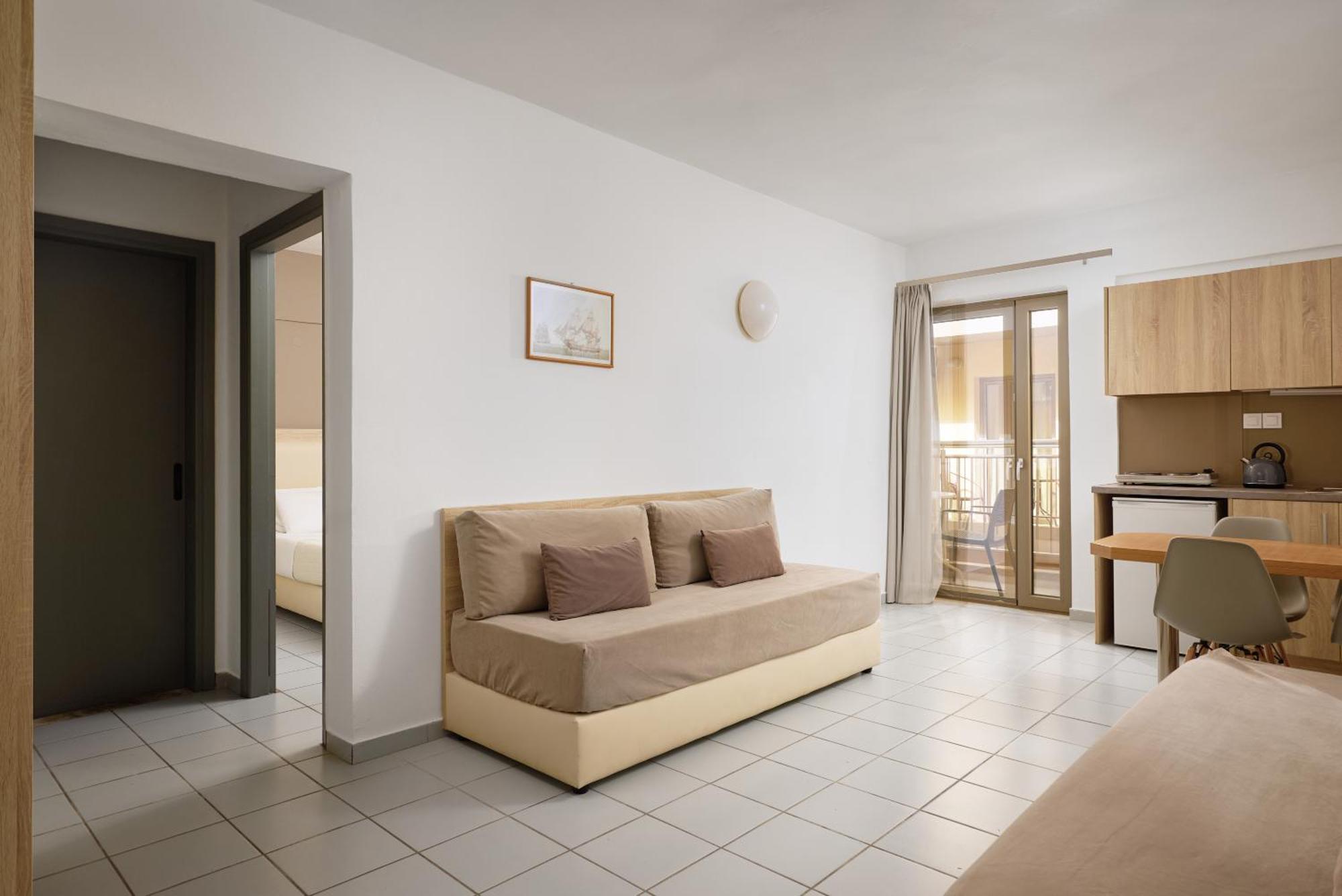 Acropolis Apartments Херсонісос Екстер'єр фото