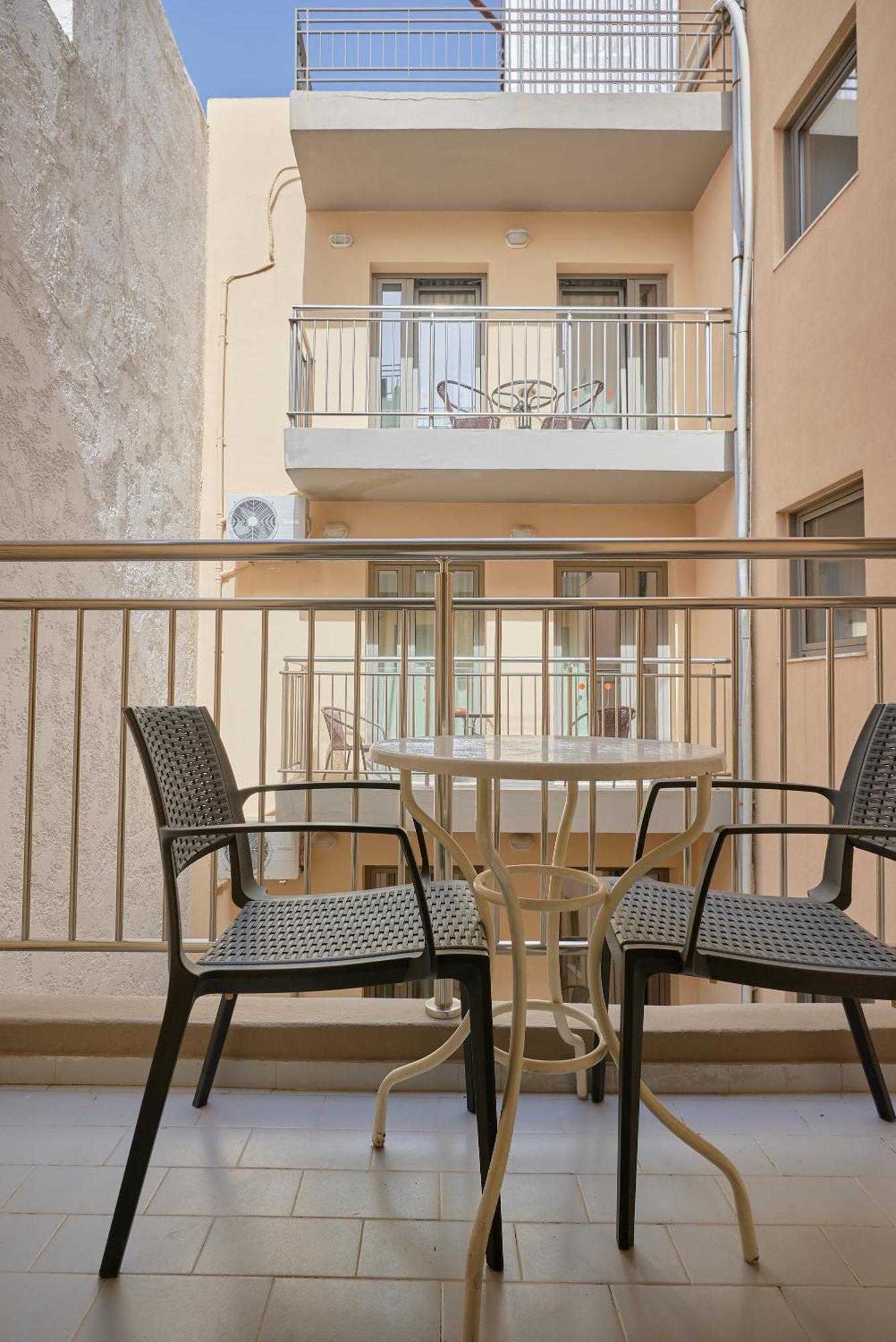 Acropolis Apartments Херсонісос Екстер'єр фото
