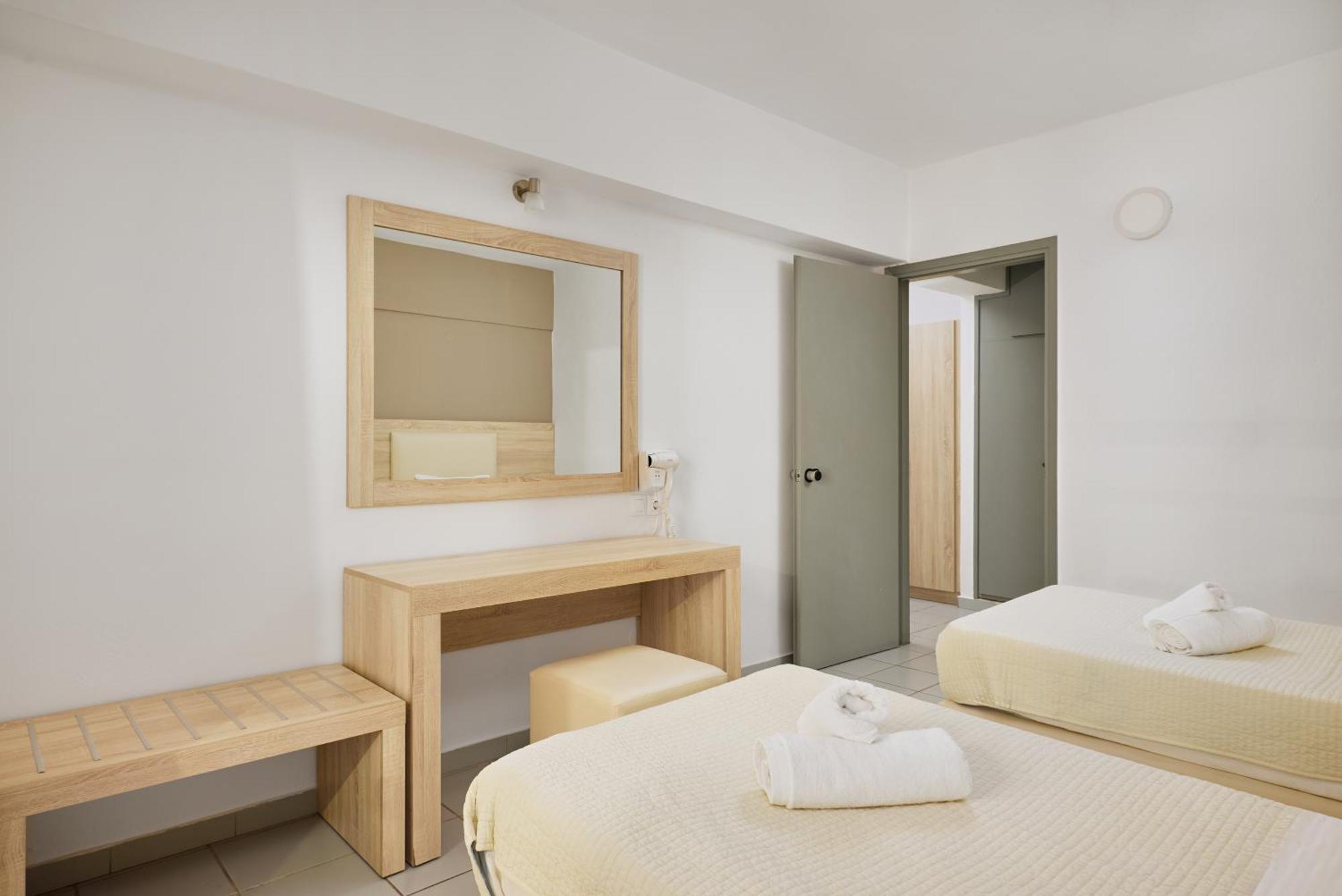 Acropolis Apartments Херсонісос Екстер'єр фото