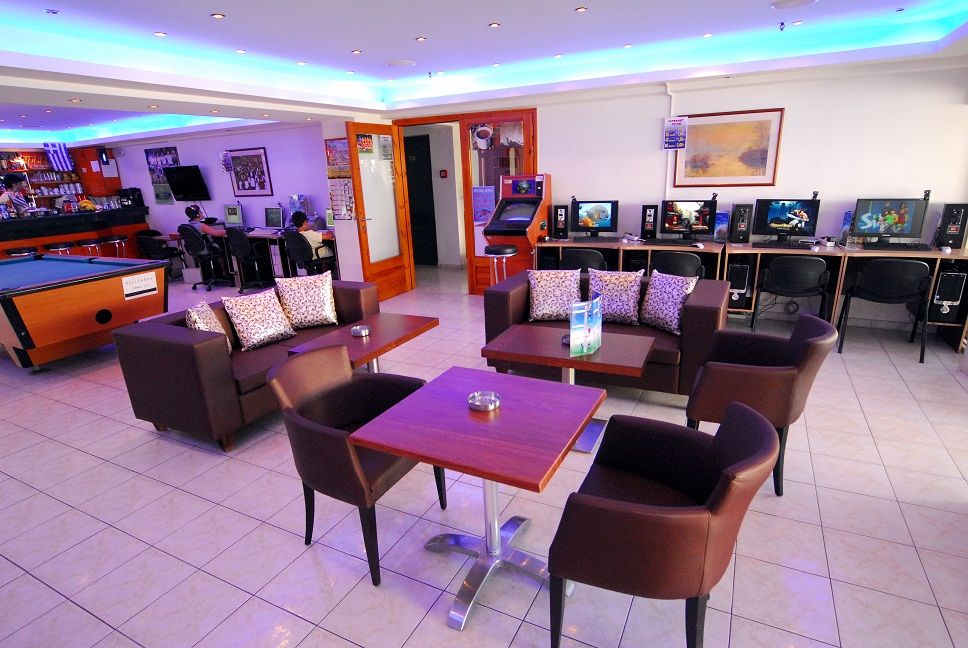 Acropolis Apartments Херсонісос Екстер'єр фото